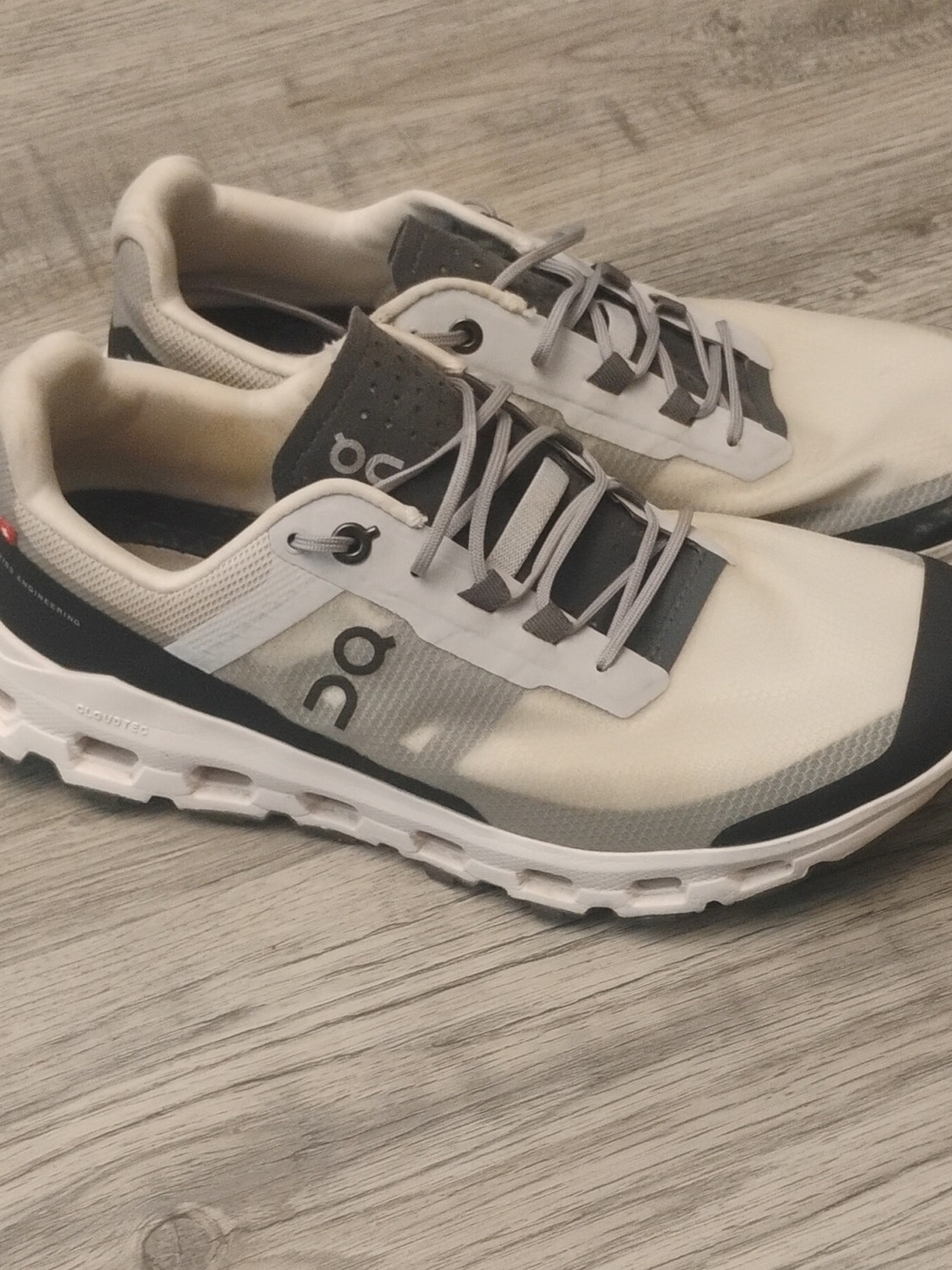 On Cloudvista Running Running Cloudrunner White/Grey Performance Women's Size9